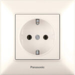 Розетка Panasonic Arkedia Slim кремова із з/к